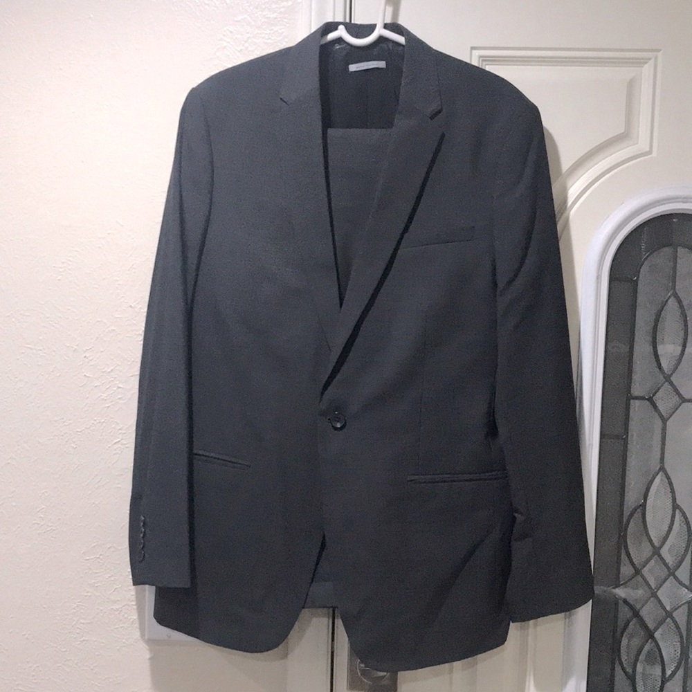 Pre-Owned - Men’s Calvin Klein Suit & Pants